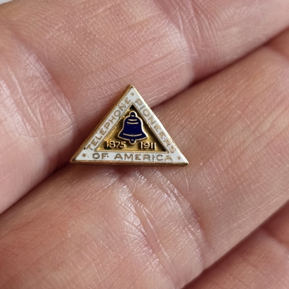 Vintage pin Telephone Pioneers of America triangle telecom telecommunications - Picture 7 of 9